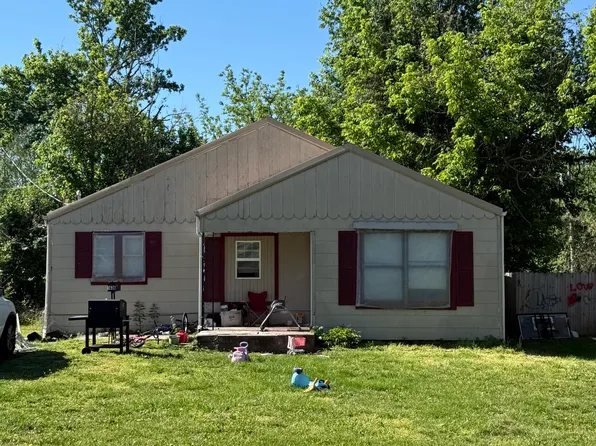 1636 W Thoman Street, Springfield, MO 65803