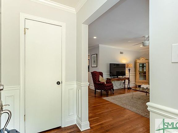 5th image of 340 Kensington Dr