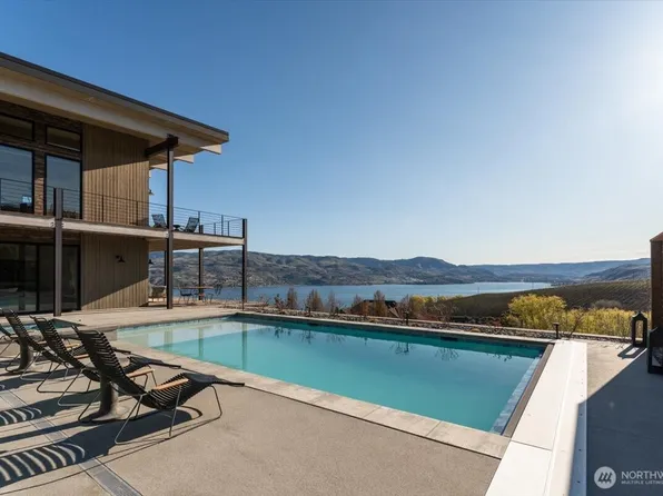 140 Clos Chevalle Road, Chelan, WA 98816