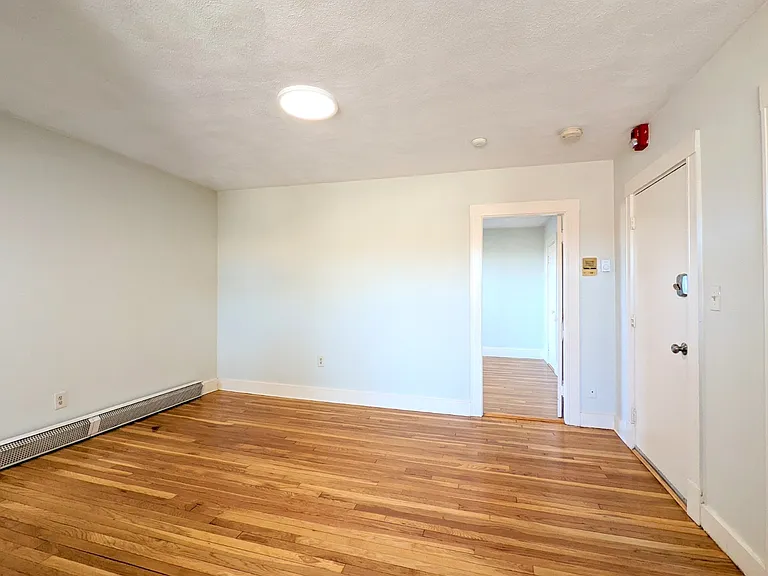 402 Highland Ave #20 — Photo 8