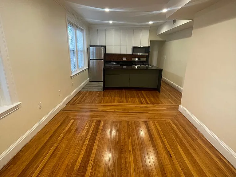 73 Thatcher St #304 — Photo 4