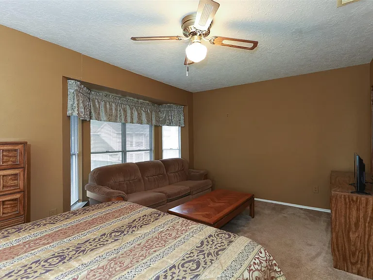 16410 Salinas Ln — Photo 12
