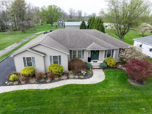 1102 Tucker Rd, Fremont, OH 43420