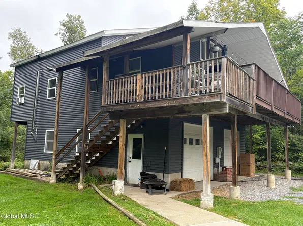 25 Forest Way, Moriah, NY 12960