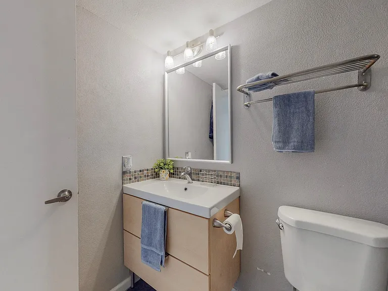 5916 Gaston Ave #304 — Photo 15