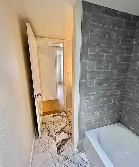 4410 N Longview Ave #220 — Photo 21