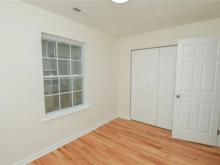 120 Lipscomb St — Photo 16