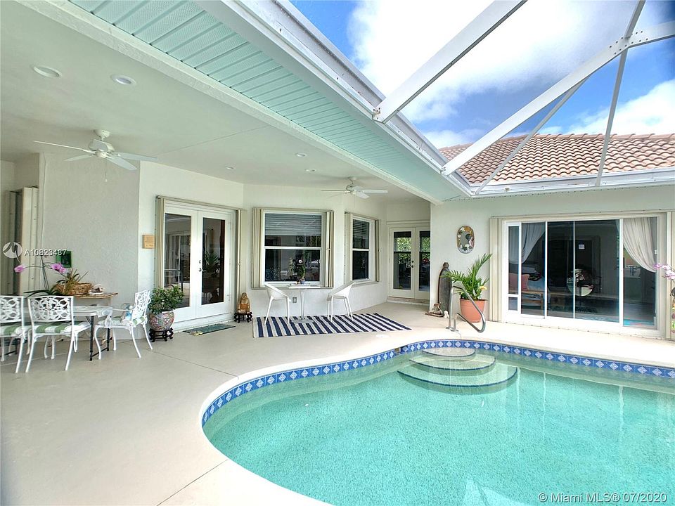 1st image of 421 S Lyra Cir