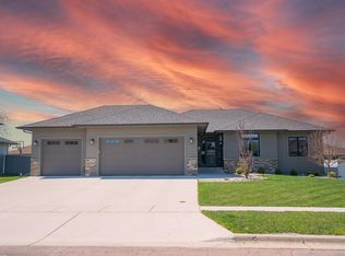 1321 W Stonegate Dr, Sioux Falls, SD 57108