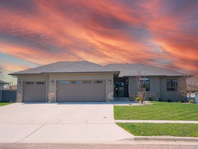 1321 W Stonegate Dr, Sioux Falls, SD, 57108