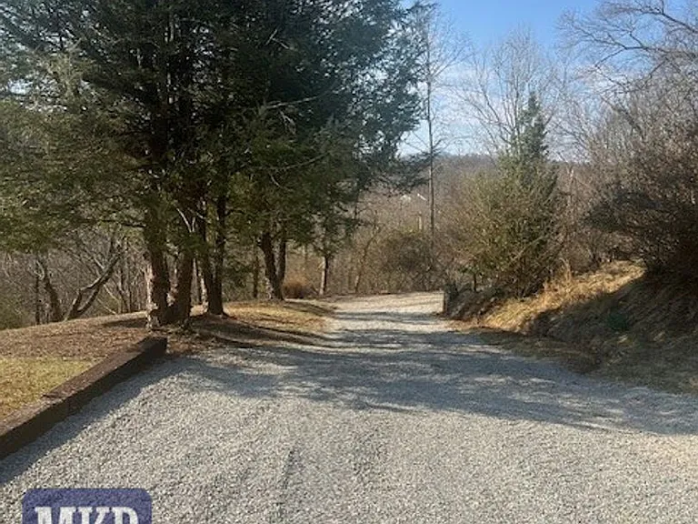 6221 Shady Acres Dr — Photo 25