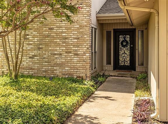 4th image of 2712 Burlwood Dr