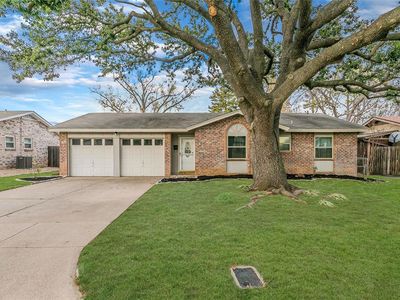 602 Brownstone St, Euless, TX, 76039