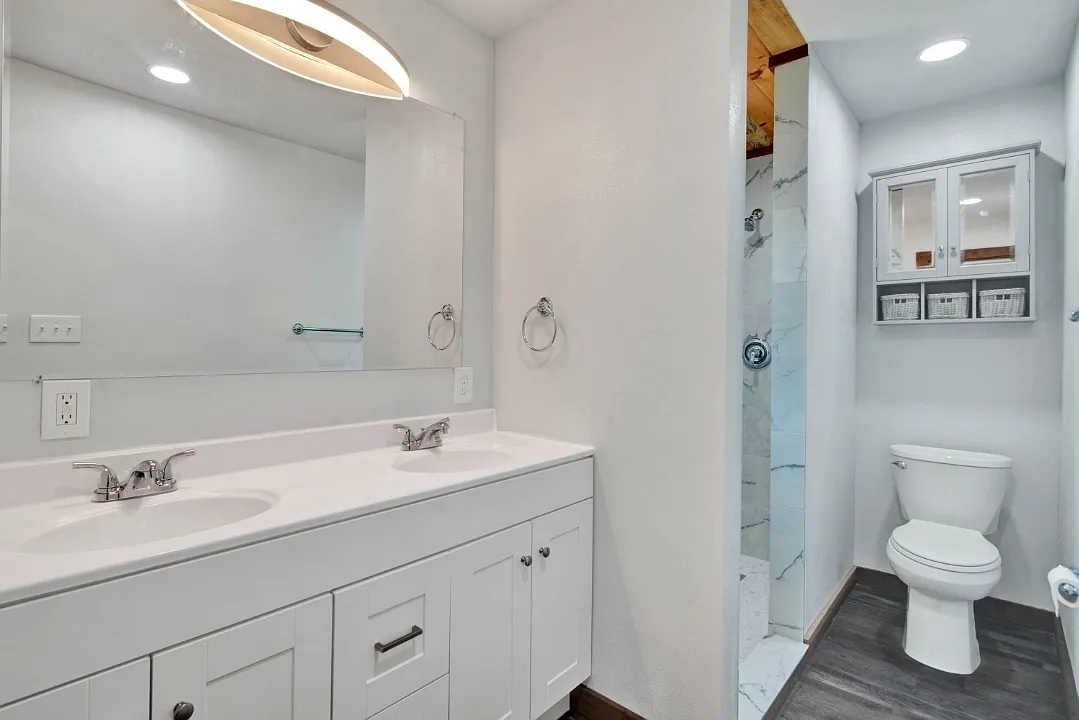 3 bed, 1364 sqft, $2,300 — Photo 1
