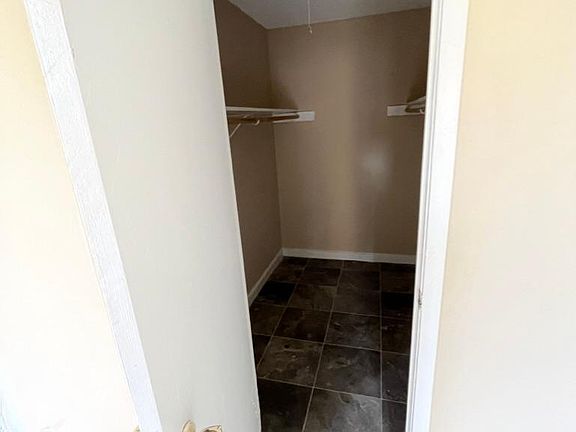 3rd image of 1321 Kingston Dr APT A