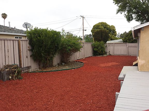 4th image of 26261 Ventura Ave