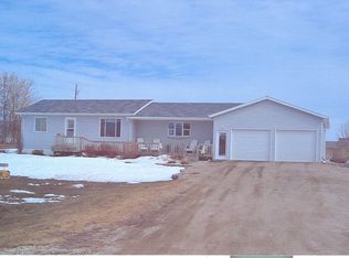 12864 Pleasant Valley Dr, Aberdeen, SD 57401