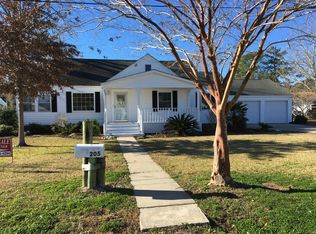 205 North Ave, Beaufort, NC 28516