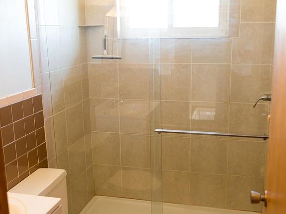 5th image of 180 Fincher Ln #7