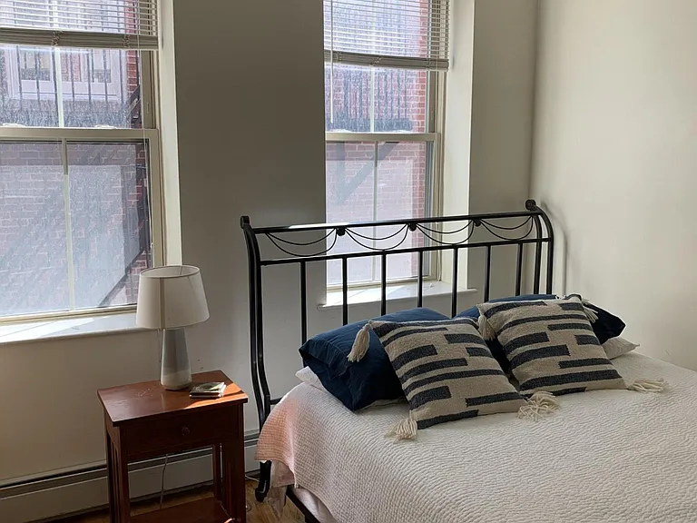 429 Hanover St #4F — Photo 8
