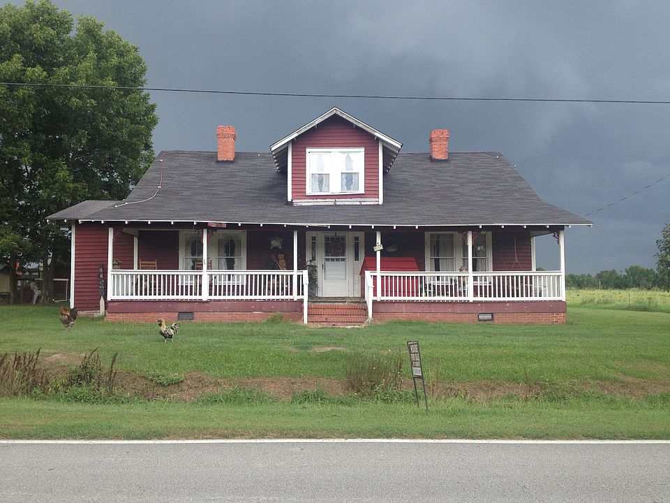 2nd image of 2216 Fountaintown Rd