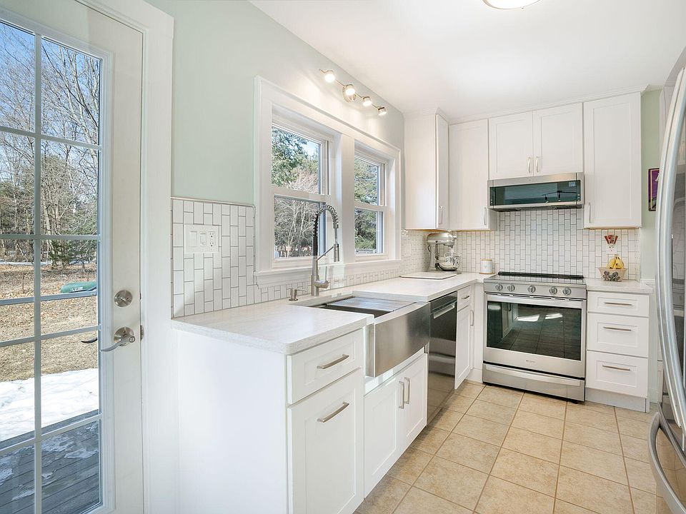 73 Robie Street, Gorham, ME 04038 Zillow