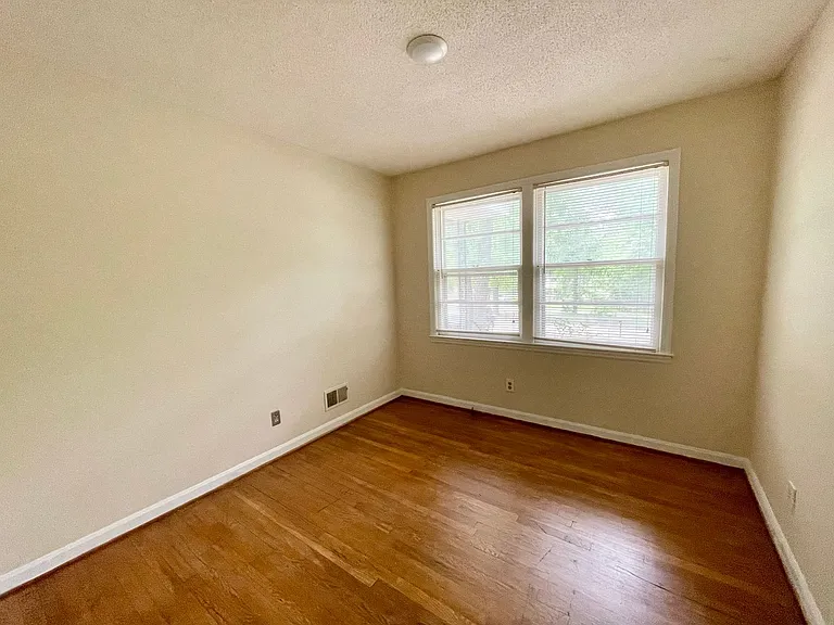 3824 Lee Hills Dr — Photo 7
