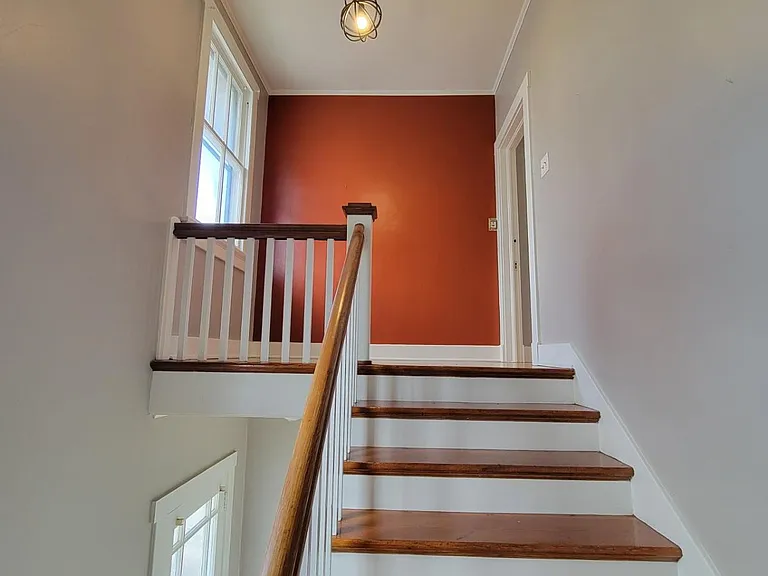 932 Picheloup Pl — Photo 2