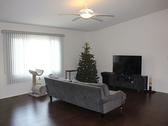 3rd image of 495 Harrison Ct #495