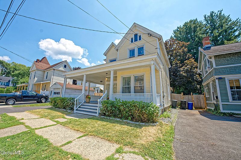 3rd image of 2 Locust Avenue