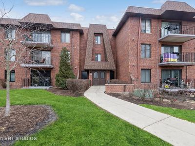 80 S Pleasant Rd APT 304, Lake Zurich, IL, 60047