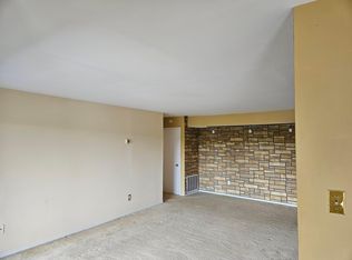 511 Florida Ave APT 201, Herndon, VA 20170