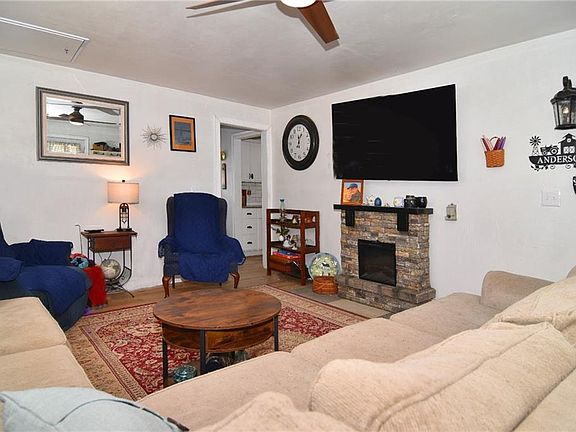 3rd image of 37 Gerald St