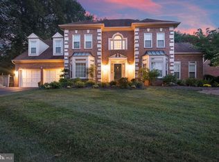 11192 Longwood Grove Dr, Reston, VA 20194