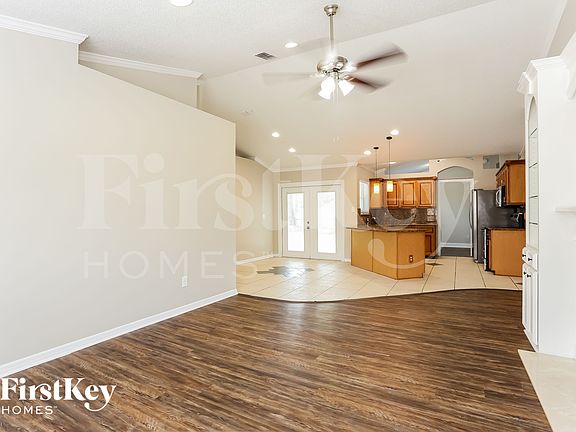 3rd image of 12519 Willoughby Ln