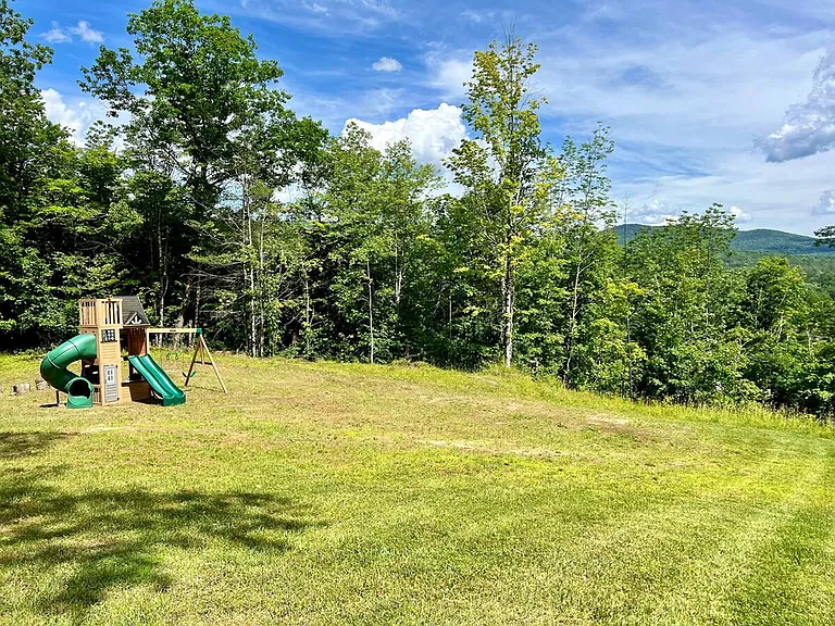 167 E Countryside Rd — Photo 30