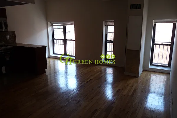 Rented by Green Home NY Realty LLC | media 1