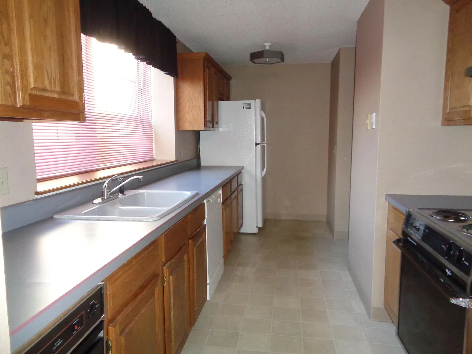 1 bed, 950 sqft, $875 — Photo 2