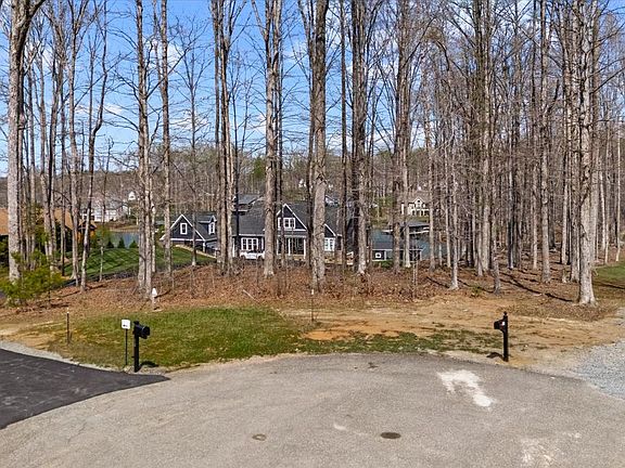2nd image of Deep Creek Cir