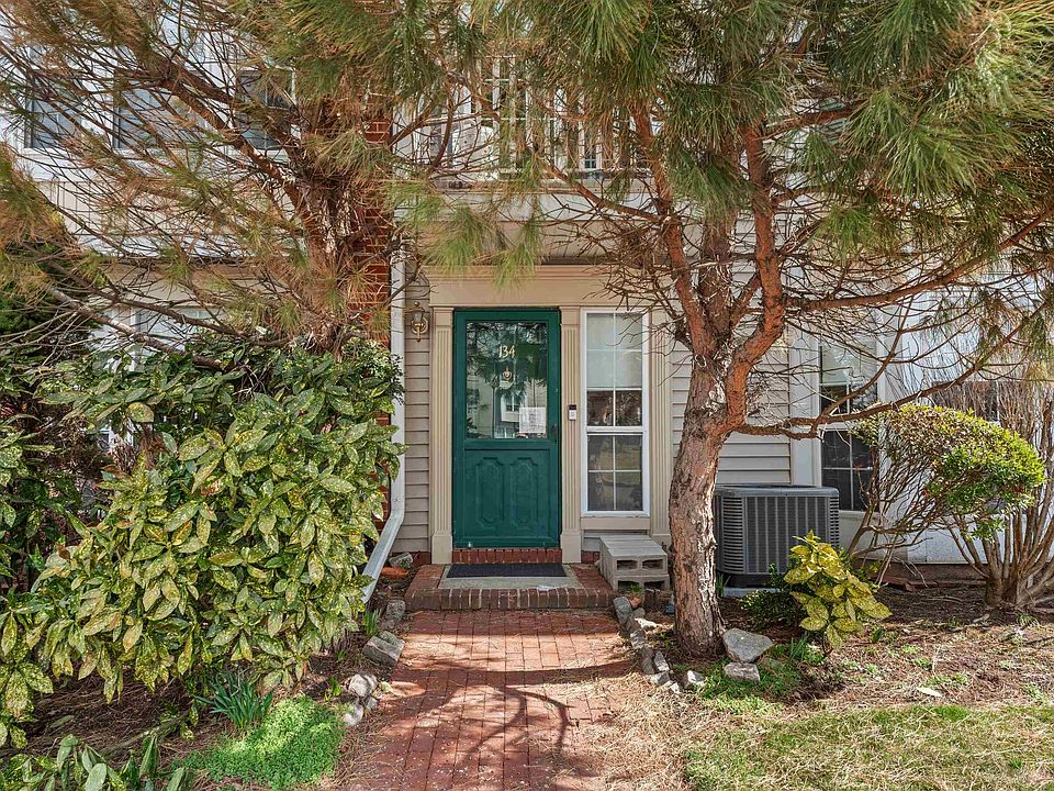 1st image of 134 Cherry St