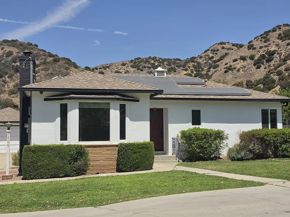 9805 La Tuna Canyon Rd