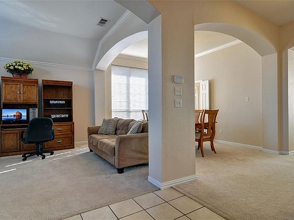 4th image of 2500 Bowman Ave