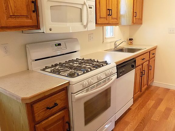3rd image of 16399 Shelby Dr
