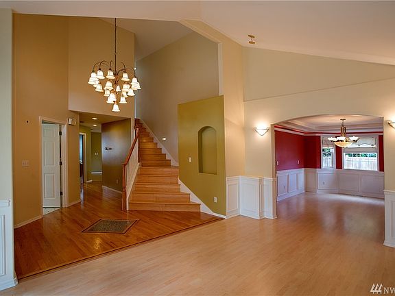 3rd image of 3813 Broadmoor Dr NE