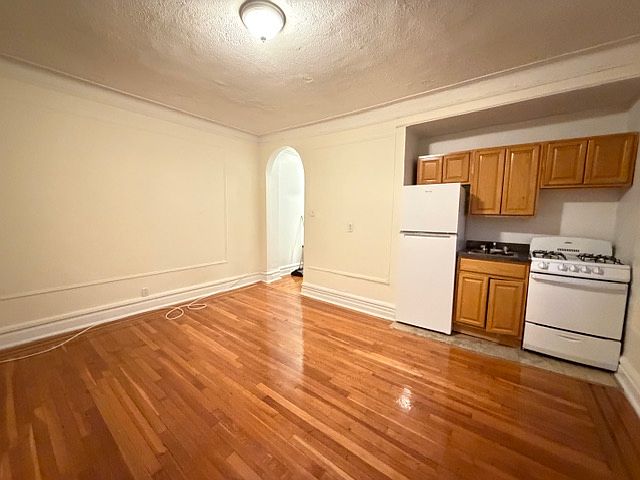 1st image of 253 Cumberland St APT 607