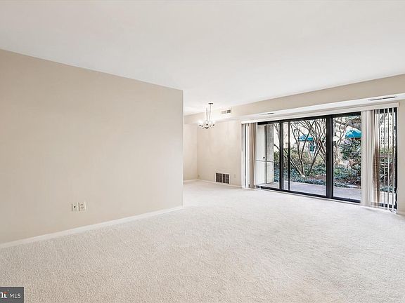 3rd image of 6147 Leesburg Pike APT 107