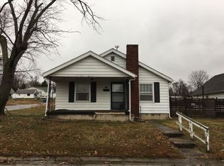 812 W Fackney St, Carmi, IL 62821