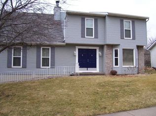 3890 Aspen Hills Dr, Bettendorf, IA