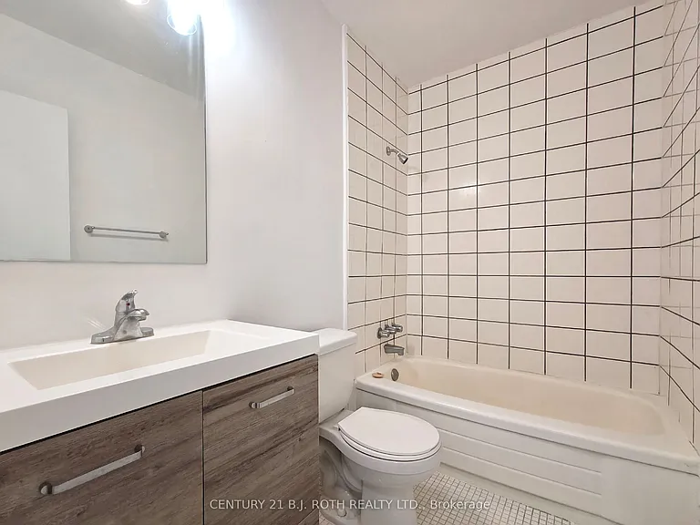 90 Holgate St #406 — Photo 7