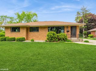 2590 S 91st St, West Allis, WI 53227